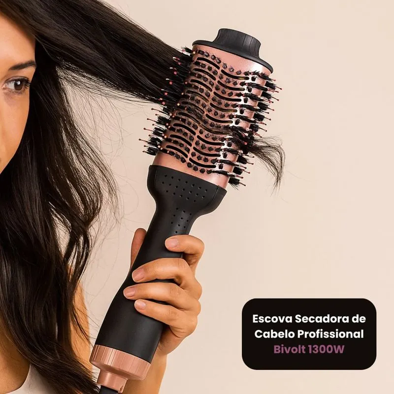 Escova secadora passando por fios longos e escuros